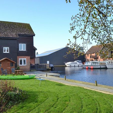 Davids Island Villa Wroxham Exterior photo