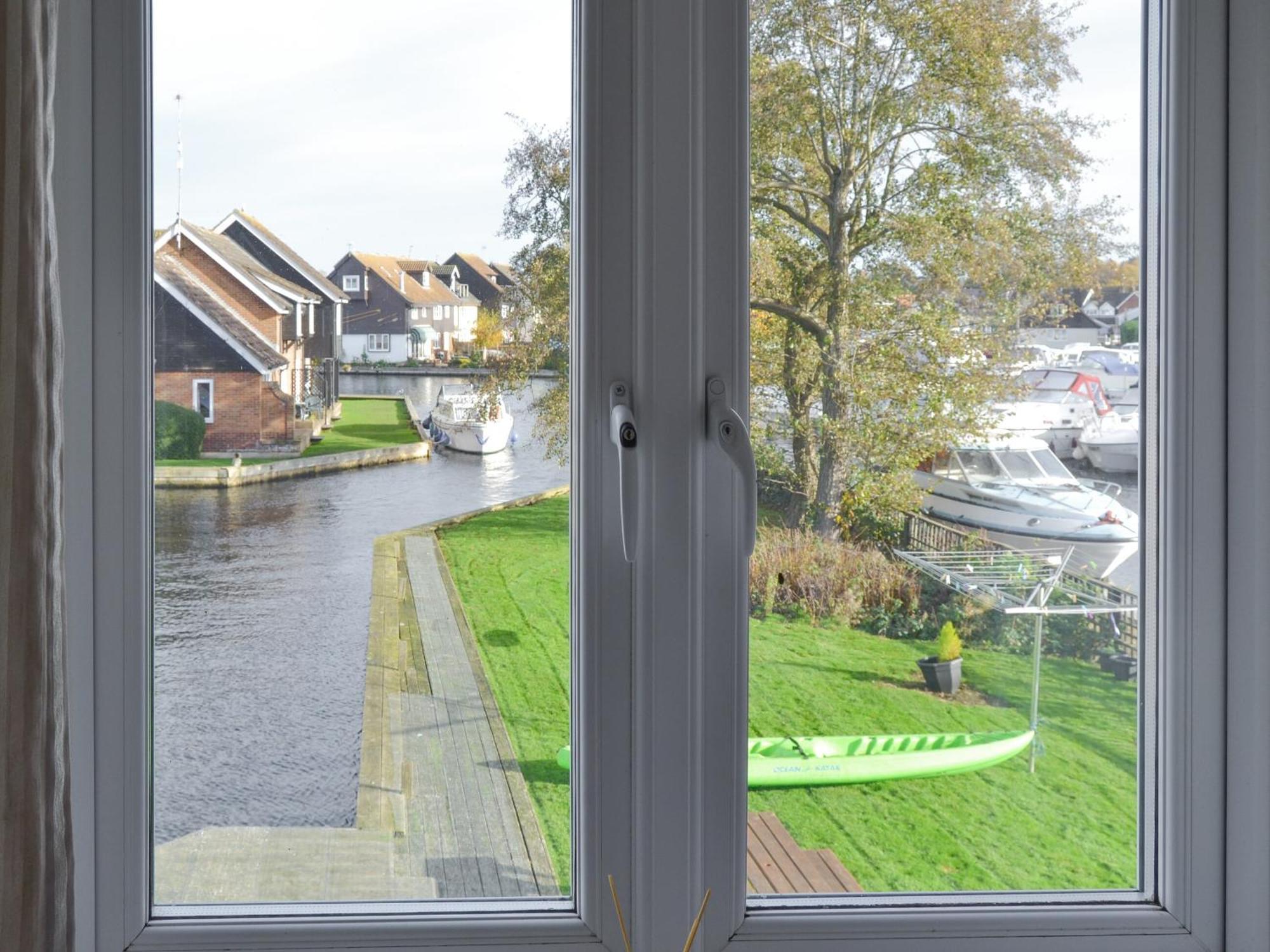 Davids Island Villa Wroxham Exterior photo